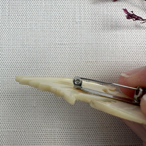 Vintage Carved Mother Of Pearl Rooster Brooch 2 5/8" - Picture 8 of 10